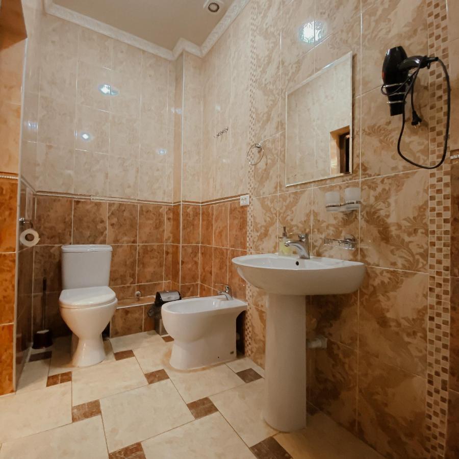 Galeon Hotel Biskek Kültér fotó